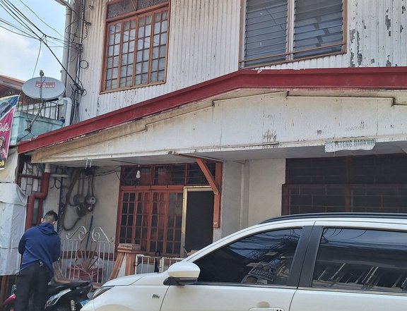 Pre-Owned 5-bedroom Single Detached House For Sale in Paranaque
