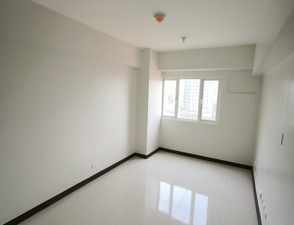 For rent bare studio condo in Pasay Buendia Taft near Dela Salle University and Arellano School