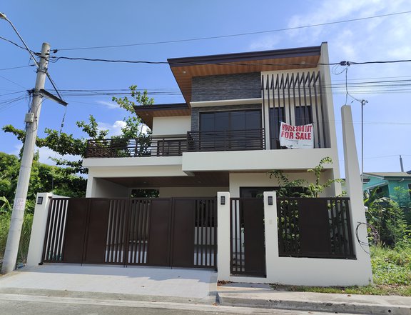 Modern 4-bedroom Single Attached House For Sale in Taytay Rizal