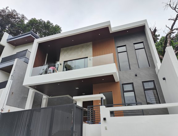 Modern Contemporary Ready For Occupancy 4-bedroom Single Attached House For Sale in Antipolo Rizal