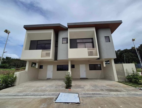 2 Bedroom Townhouse House and lot For Sales 2.4M