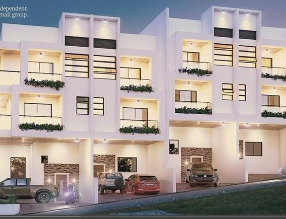 OVERLOOKING TOWNHOUSE FOR SALE IN NIVEL HILLS LAHUG CEBU CITY
