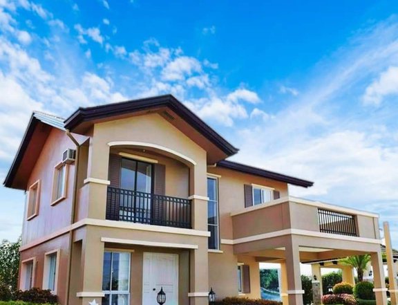 Grand 5 Bedroom Home for Sale in Bacolod City
