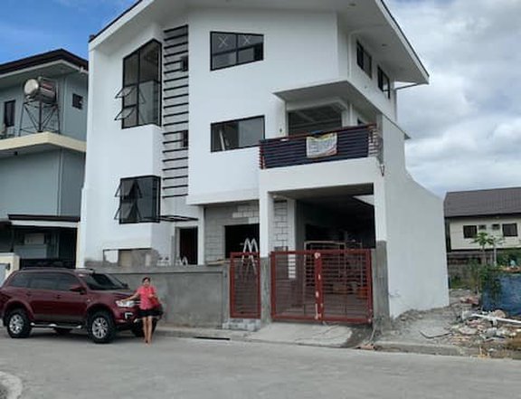 FOR SALE!! BRAND NEW HOUSE AND LOT LOCATED IN TAYTAY RIZAL