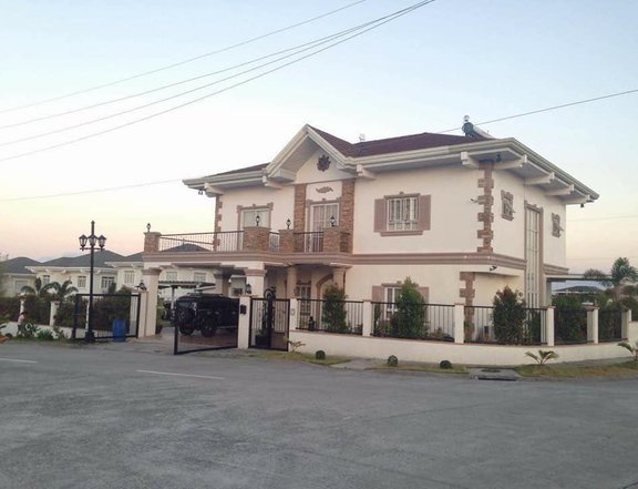 2 Storey House and Lot for Sale in South Forbes Silang Cavite