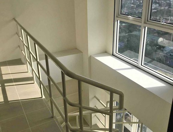 RENT TO OWN 25K MONTHLY PENTHOUSE BI LEVEL 128 sqm in Pasig along C5