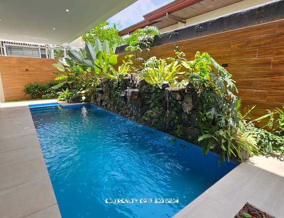 House and Lot with 7BR & Swimming Pool in Quezon City