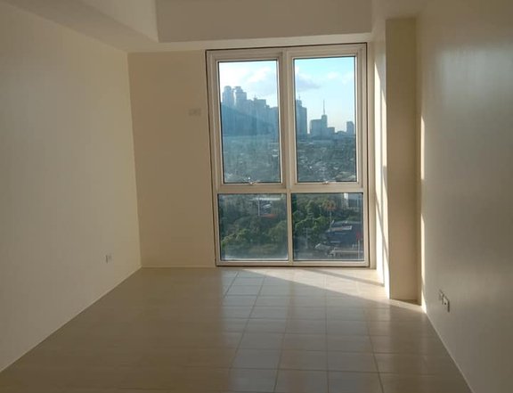 Condo walking distance in Megamall Greenfield Mandaluyong