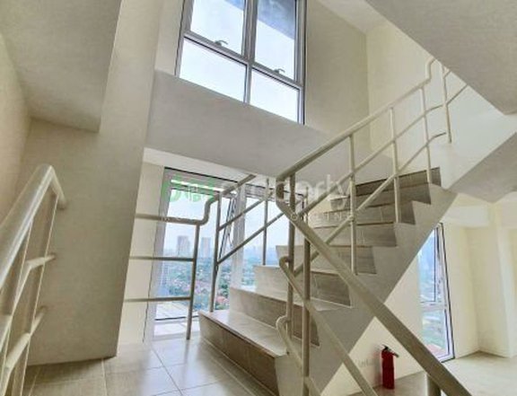 High-End Condo in Pasig along C5 | Big Promo 15K/month 1-BR 36 sqm