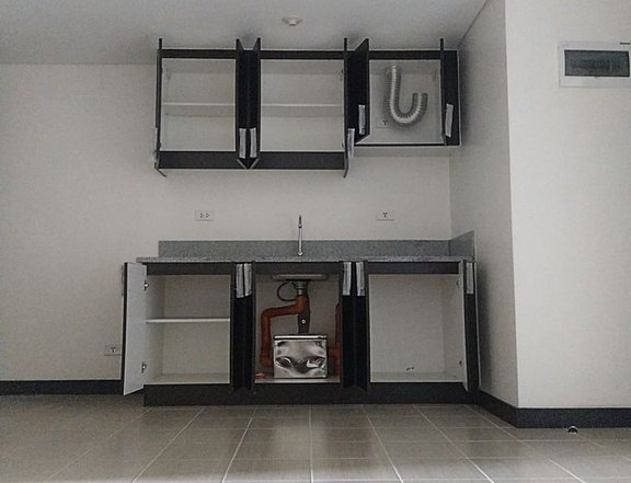 Accessible Condo in Greenhills near Robinsons Ortigas 13,000 monthly