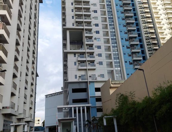 Condominium near new Manila In Quezon City near St. Lukes