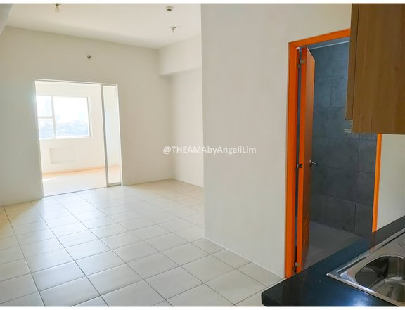 12S 38 sqm. High Rise Condo Clean 1BR Studio for Sale with Kitchen