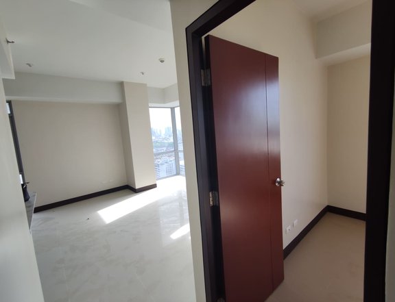 Ready for Occupancy 2 Bedrooms with balcony (69 sqm) High End Condo