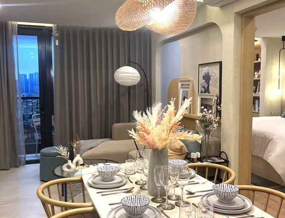 48.00 sqm 1-bedroom with Parking Condo For Sale in Pioneer Mandaluyong