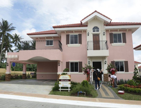 4 Bedrooms House and Lot Single Detached in Sta Rosa Tagaytay Road Silang Cavite Suntrust Verona