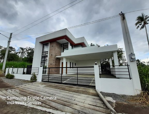BIG SINGLE DETACHED MODERN DESIGNED HOUSE AND LOT WITH 2 CAR GARAGE