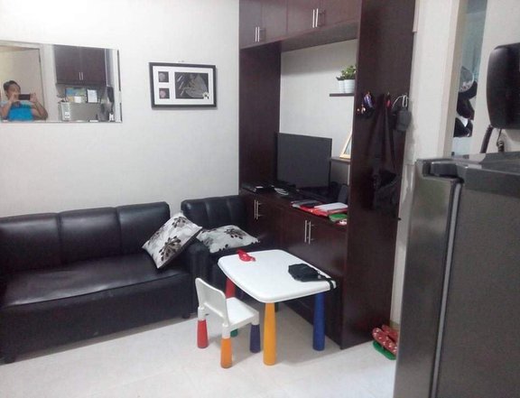pre-owned 2 bedroom condo for sale in Mandaluyong Very Near Makati