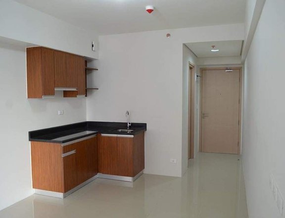 Studio Unit with Balcony for Rent in The Silk Residences Manila