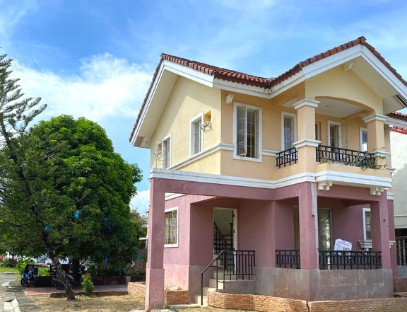 4-bedroom House For Sale in Mactan Lapu-Lapu Cebu