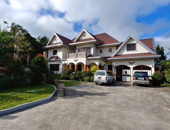 Mansion House for Sale in Amadeo Cavite Fully Furnished