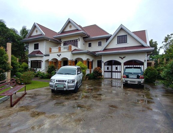 Mansion Fully Furnished House  Sale in Amadeo Tagaytay Cavite