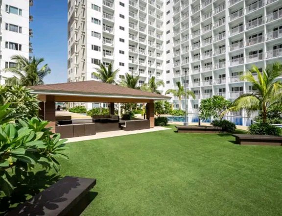 Resort condo living in Bay Manila Mall of Asia