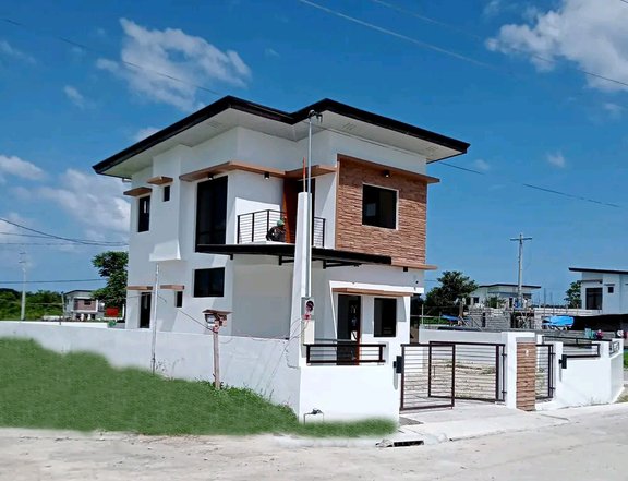 Single Detached House NEAR THE BEACH For Sale in San Juan Batangas