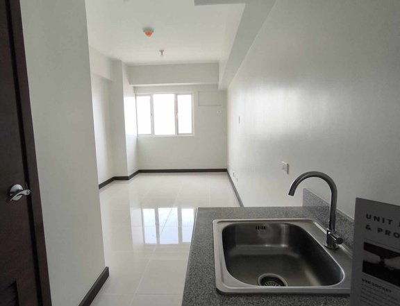 For sale condominium in pasay near Transportation HUB JAM & JAC Liner