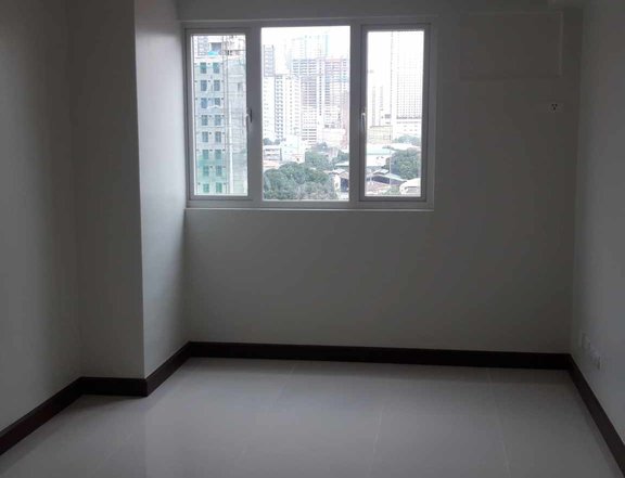 Condos for Sale near Mall of Asia (MOA), Pasay: Convenience