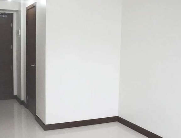studio with balcony Horizon land quantum residence pasay