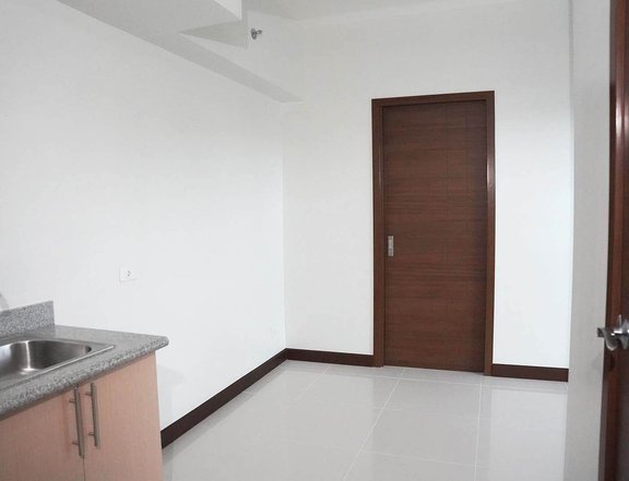 studio with balcony For sale pasay condominium