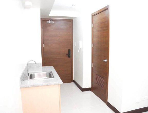 pre selling condominium in pasay mall of asia