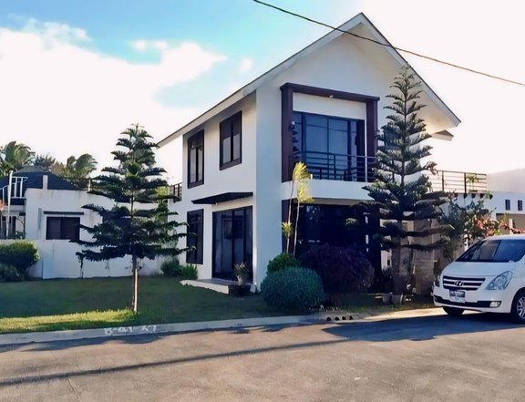 Senior Friendly 6-Bedrooms Single Detached House for Sale in Tagaytay City