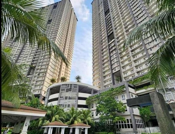 2 Bedroom Unit with Balcony and Parking for Sale in Zinnia Towers Roosevelt Quezon City