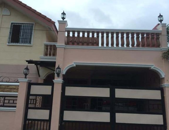 HOUSE FOR RENT 3Bedrooms , 2 Bath and toilets ,2 Garage  ayala property,  120sqm lot area