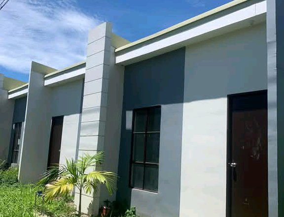 2 Combine units corner & inner, with a Big Vacant lot infront, along the Highway (Negotiable)