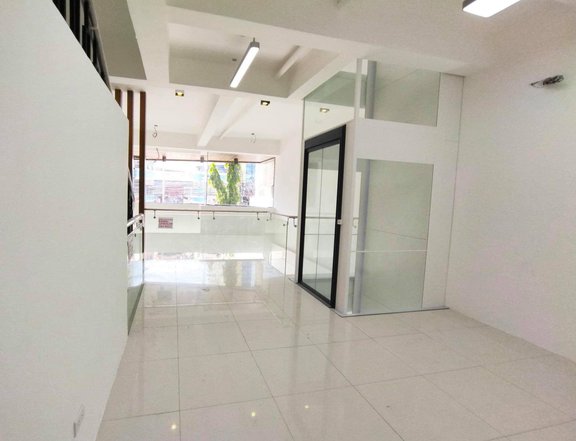 4 STOREY COMMERCIAL UNIT WITH ELEVATOR