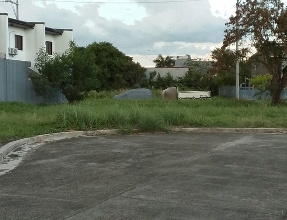 I'm selling 198sqm. 5.44M 5yrs to pay ,residential lot in Highway2000,Taytay Rizal 09759663299