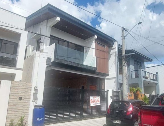 2 Storey  House and Lot for sale in Greenwoods Executive Village Pasig City near Cainta