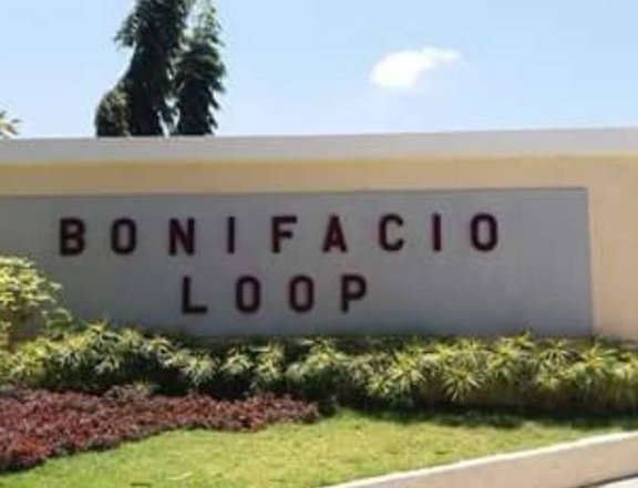 Foreclosed 2-bedroom Single Detached House For Sale in Bonifacio Loop Homes