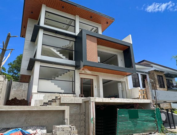 4BR Multi-level Modern Contemporary Home for Sale in Taytay Rizal