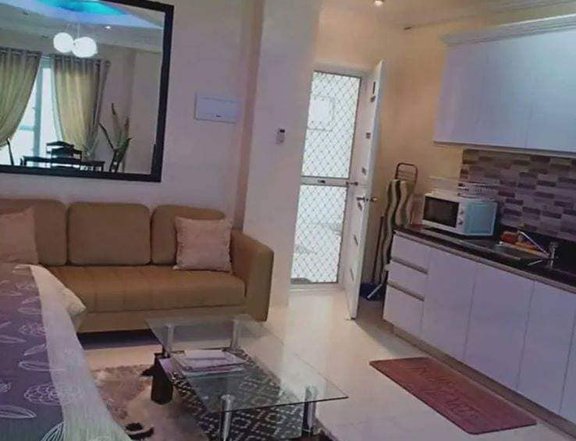 Fully Furnished Studio unit for sale at Kandi Tower w/balcony Clark