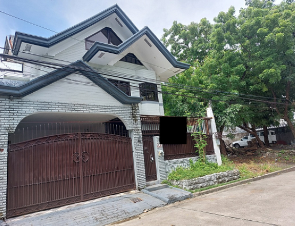 6-Bedroom House for Sale in Multinational Village Paranaque City