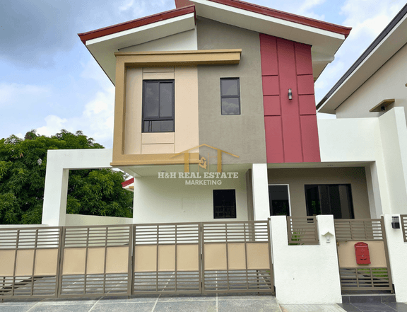 Complete Finished 4-bedroom Single Attached House For Sale in The Grand Parkplace Village