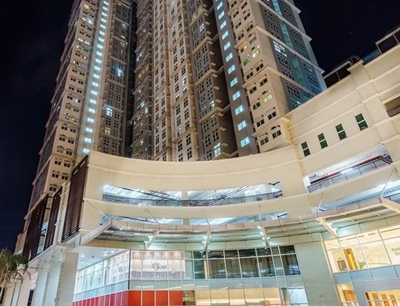 High End Condo in Makati Transit Oriented Development P30000/month