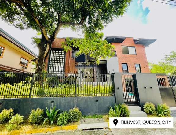 5-bedroom Single Detached House For Sale in Quezon City / QC