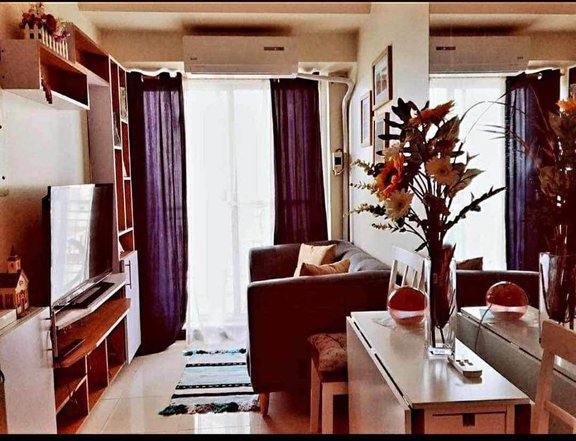 For Rent One Bedroom Loft @ Zinnia Towers Munoz