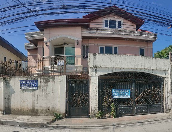 Foreclosed 7-bedroom Single Detached House For Sale in Quezon City