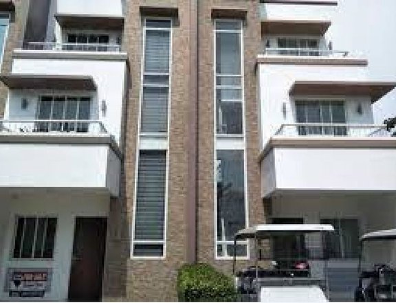 Foreclosed 3-bedroom Townhouse For Sale in Avilion Gardens