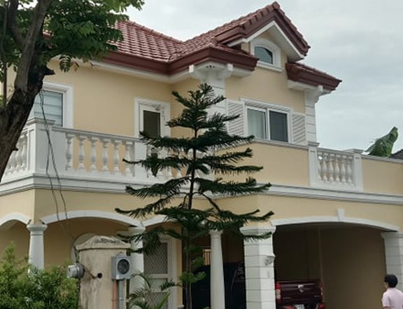Beautiful investments Luxury House and Lot in Las Pinas
